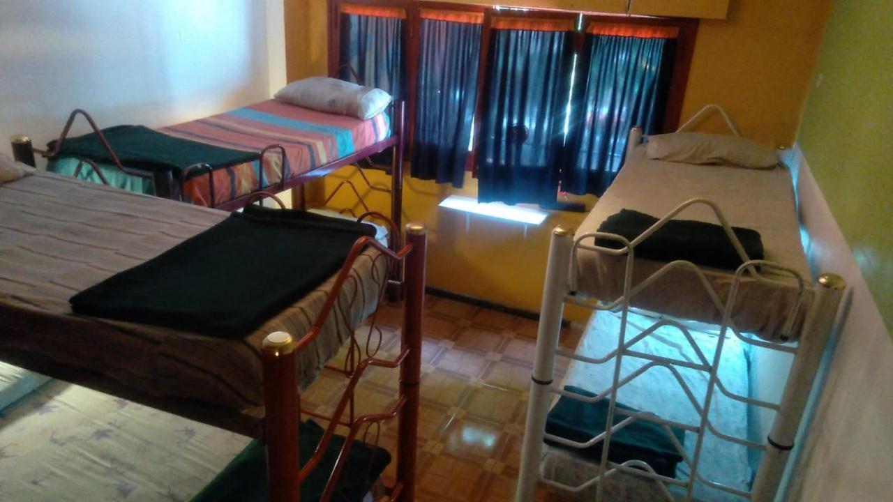 Campo Base Youth Hostel Mendoza Buitenkant foto